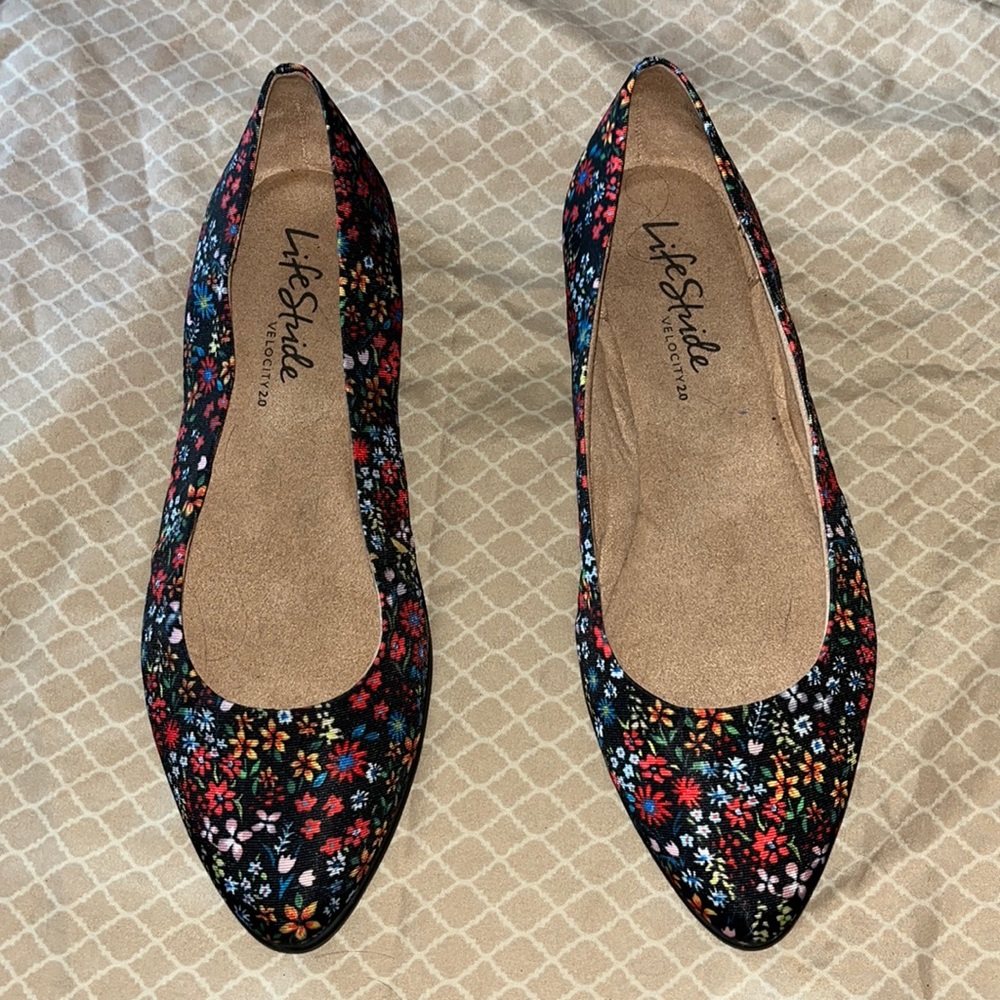 LifeStride Amelia floral flat sz 9W